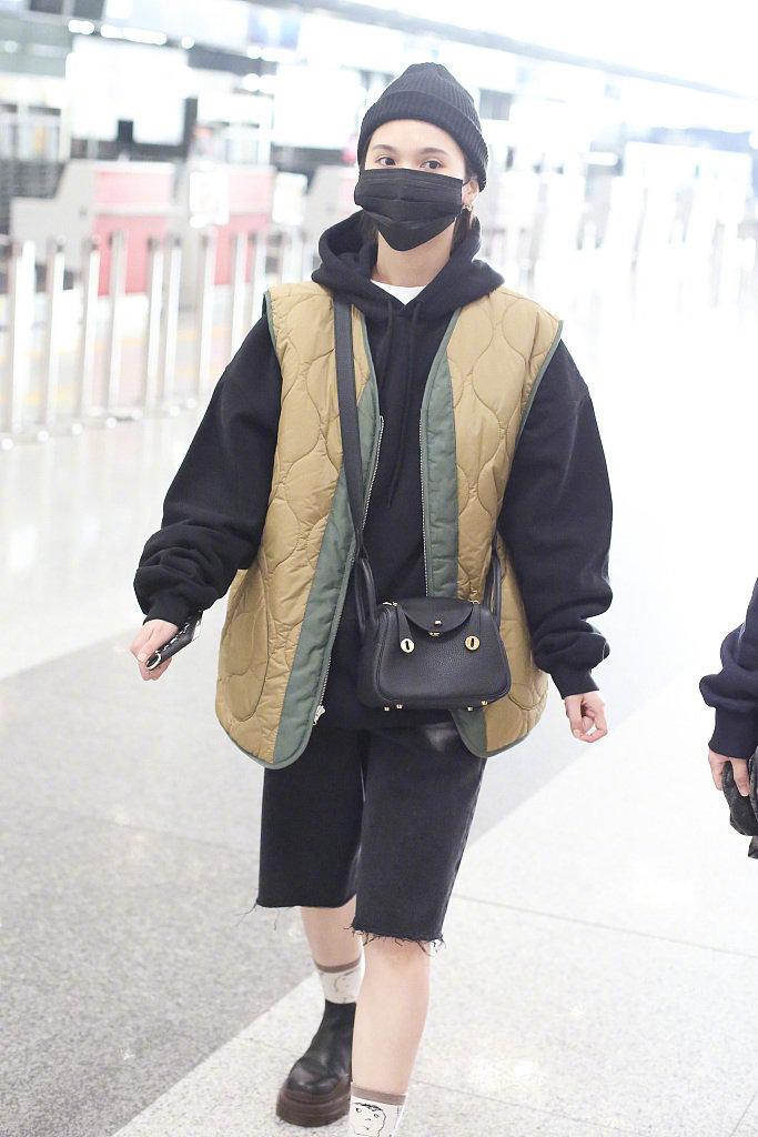 杨丞琳甜酷风穿搭,杨丞琳牛仔外套穿搭