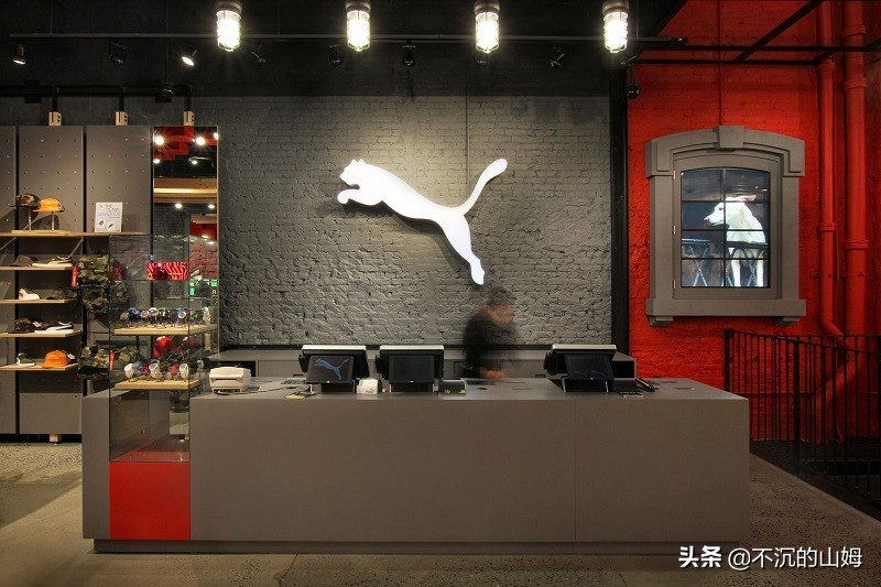 耐克品牌历史,运动品牌阿迪达斯发展历程