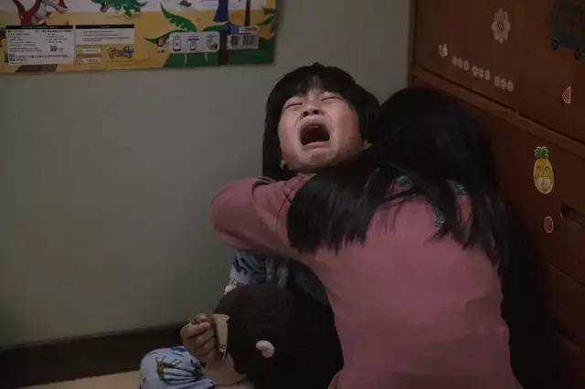 担心孩子被霸凌怎么跟老师沟通,孩子遇到霸凌的四条保命规则