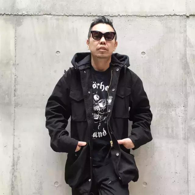 今天余文乐老师要为你们上一堂军装搭配课,答应我要好好学习哟!