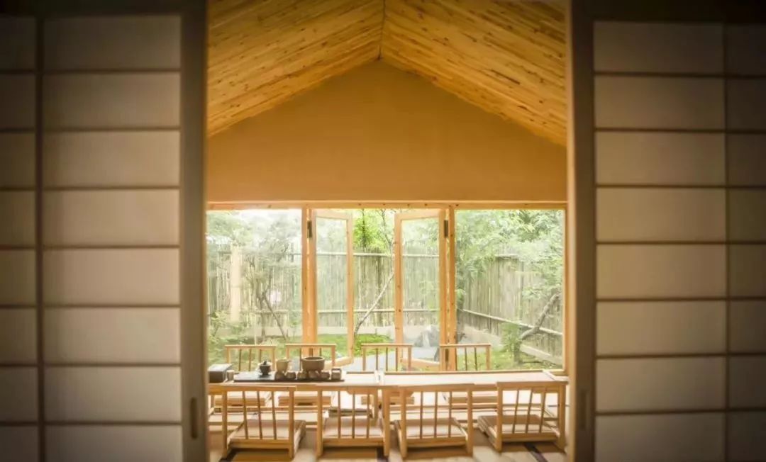 农村80后小两口,80后夫妻住进深山