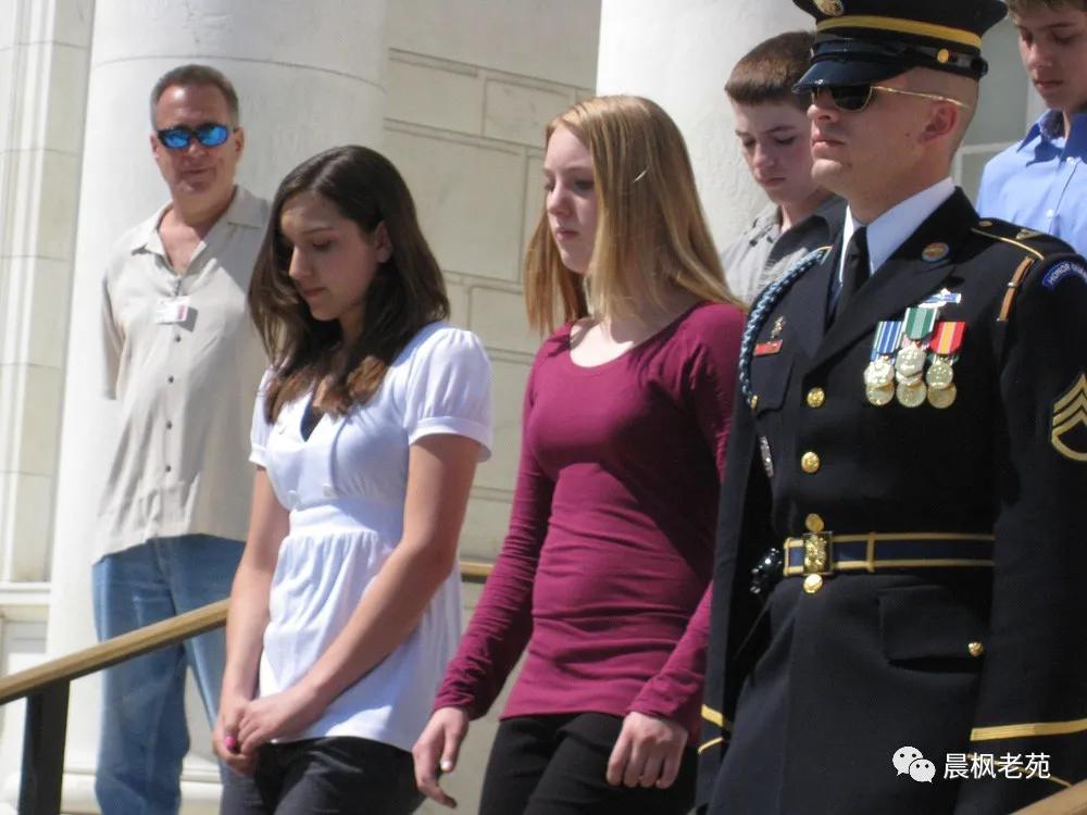 阿灵顿国家公墓站岗,阿灵顿公墓入葬标准