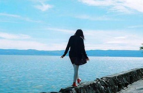 真正相爱的两个人会有的6个表现,真正的爱情两个人在一起就够了