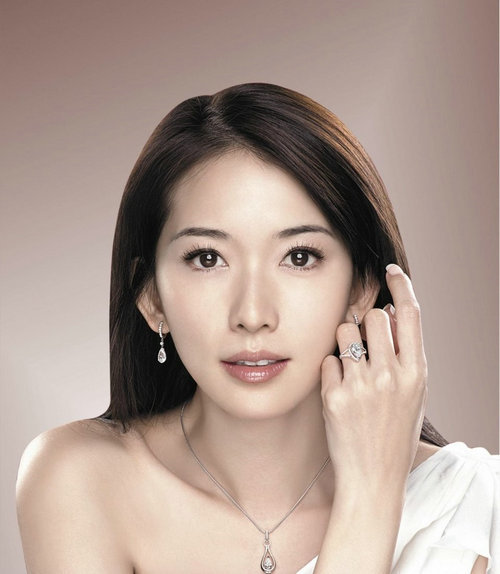 女人如何撒娇打动男人的心,女人如何撒娇打动男人心