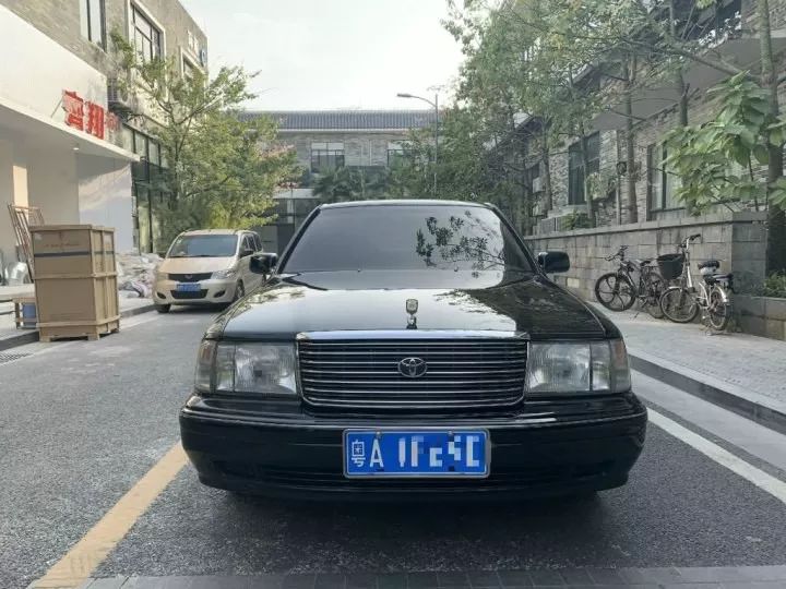 17年皇冠现在值多少钱,老皇冠千禧版多少钱