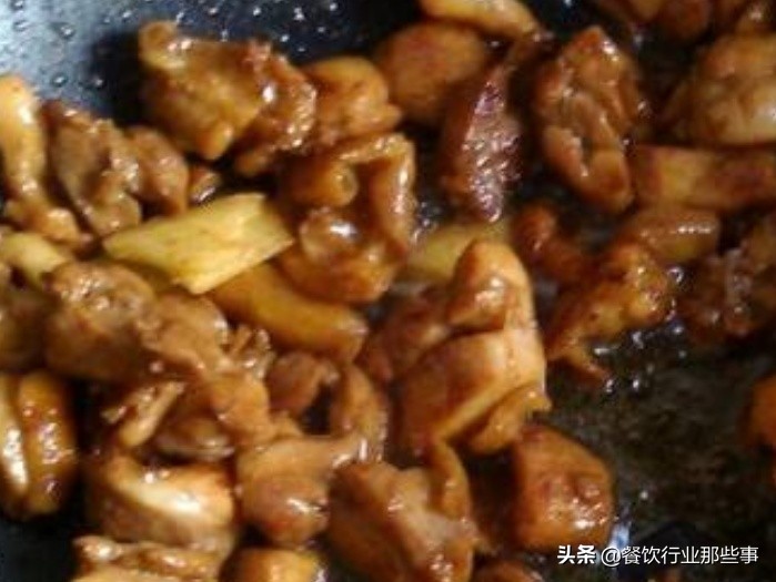 红烧鸡怎么烧又嫩又入味,红烧鸡怎么能出味