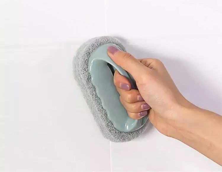 白墙的灰印迹怎么去除,白墙有泥渍怎么去除