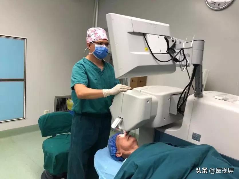 白内障不及时医治会加重近视吗,白内障不及时治疗会怎样