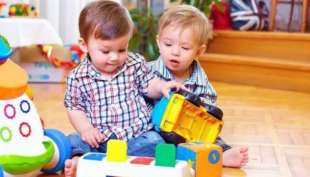 如何教育性格敏感多疑的孩子,自卑胆小敏感多疑的孩子怎么培养