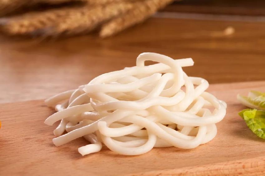 揭秘桂林米粉的生意经!地方小吃是如何开遍全国的?