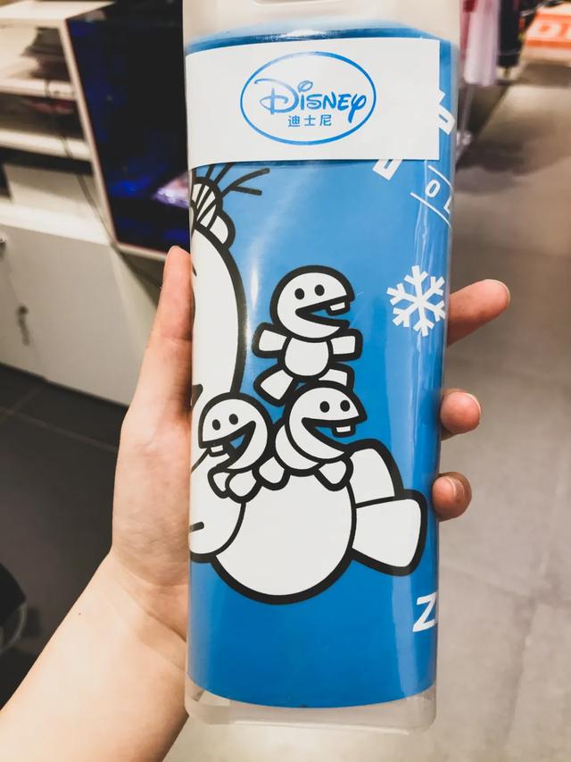 带娃游泳必须戴泳镜吗,儿童学游泳适合戴大框泳镜吗