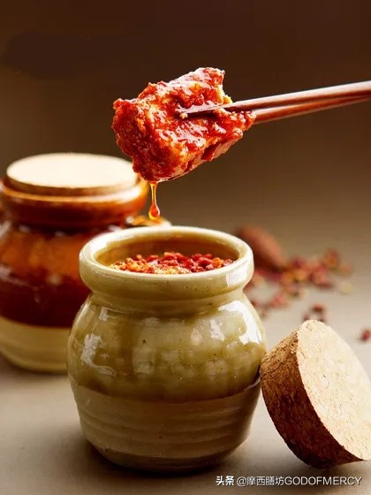 想吃豆腐乳不用买，学会这种做法，在家就能做，放半年都不会坏