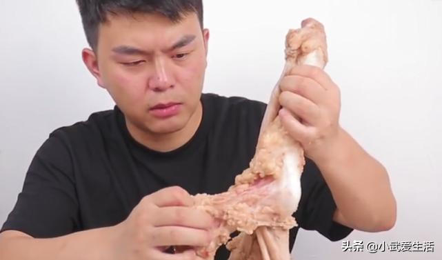 牛鞭吃了恶心吗,主播吃整只牛鞭自助