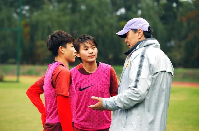 郝伟女足世界杯被罚上看台,郝伟2015女足世界杯