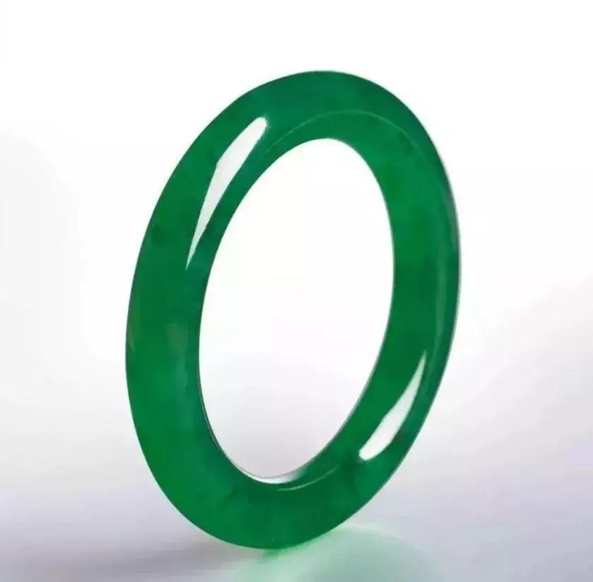 婆婆给儿媳一只金手镯,婆婆给我二手的银手镯