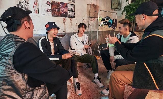 王一博耐克斜挎包内部细节图,王一博耐克斜挎包怎么洗