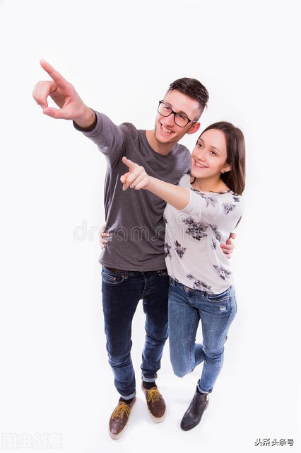 如果一个异性缘好的男生喜欢你,如果一个异性想你会有什么表现