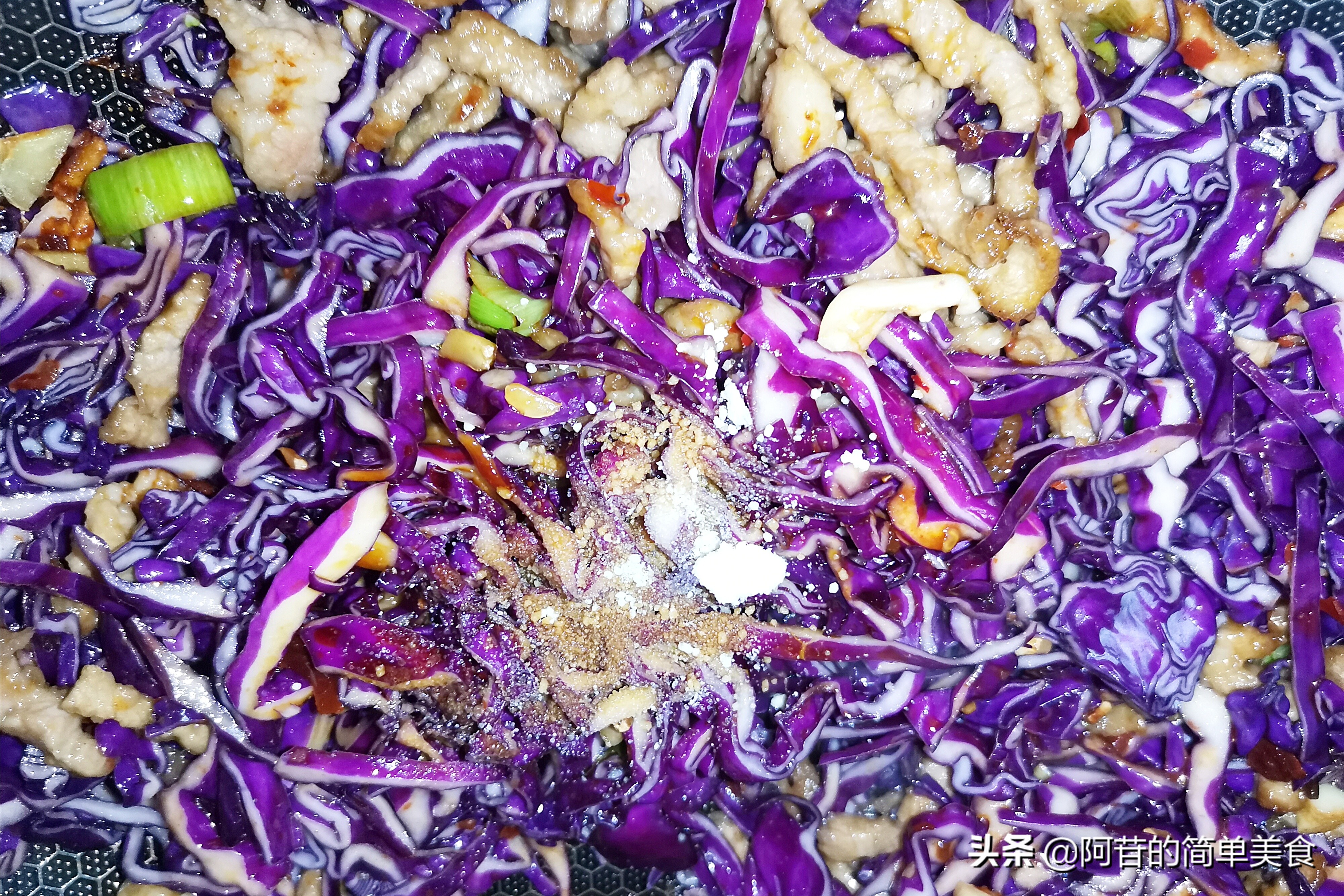 清炒紫甘蓝花样做法,家常炒紫甘蓝菜的做法图片