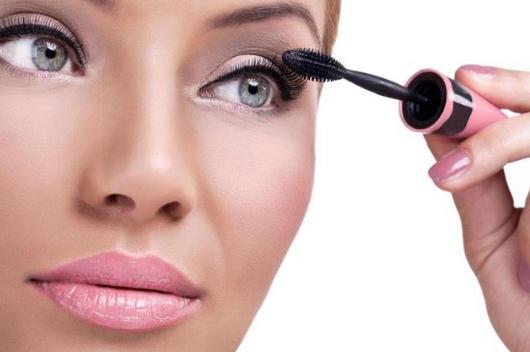 睫毛膏怎么擦防晕染,芭贝拉睫毛膏晕染成熊猫眼