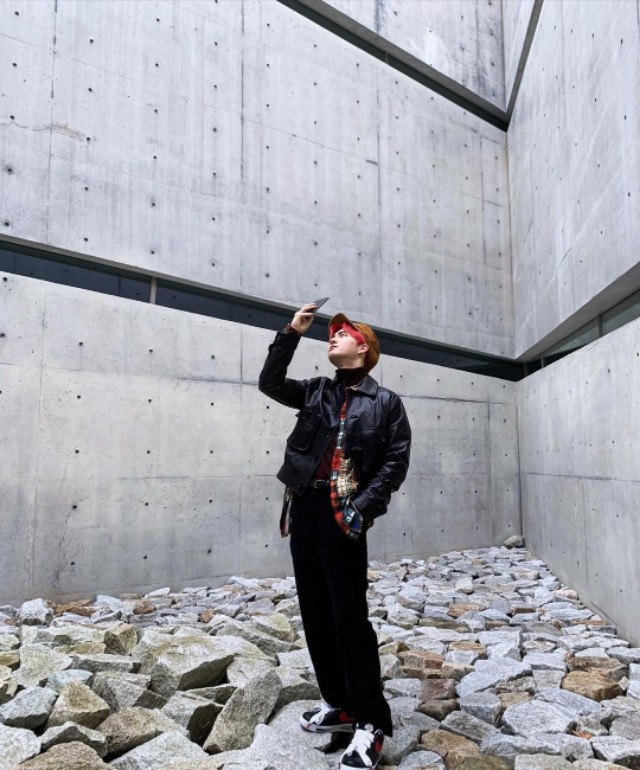 权志龙个人品牌与耐克合作系列上线