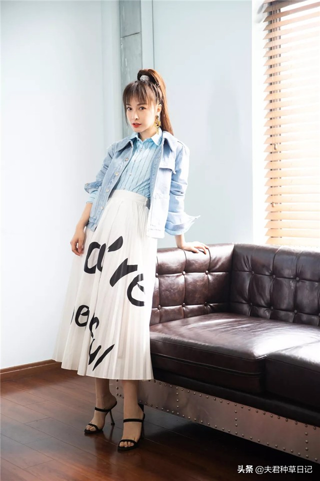 早秋时尚新款减龄气质百褶裙显瘦,洋气上档次冬天百褶裙穿搭女装