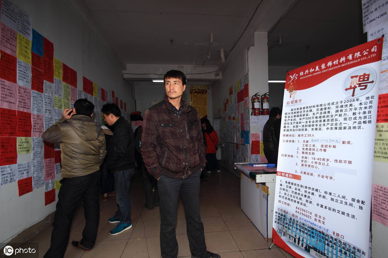 行政岗位求职自荐信范文,行政管理岗位四年工作经历自荐信