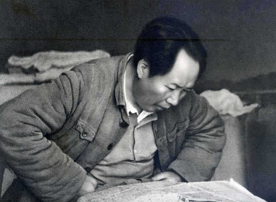 “公者千古,私者一时”,这是对毛*东泽**一生艰苦朴素的崇高评价