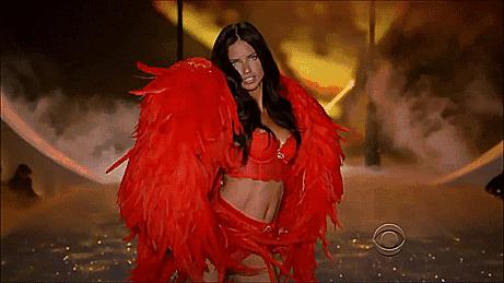 利马在维密上单独走的秀,利马超模高光时刻