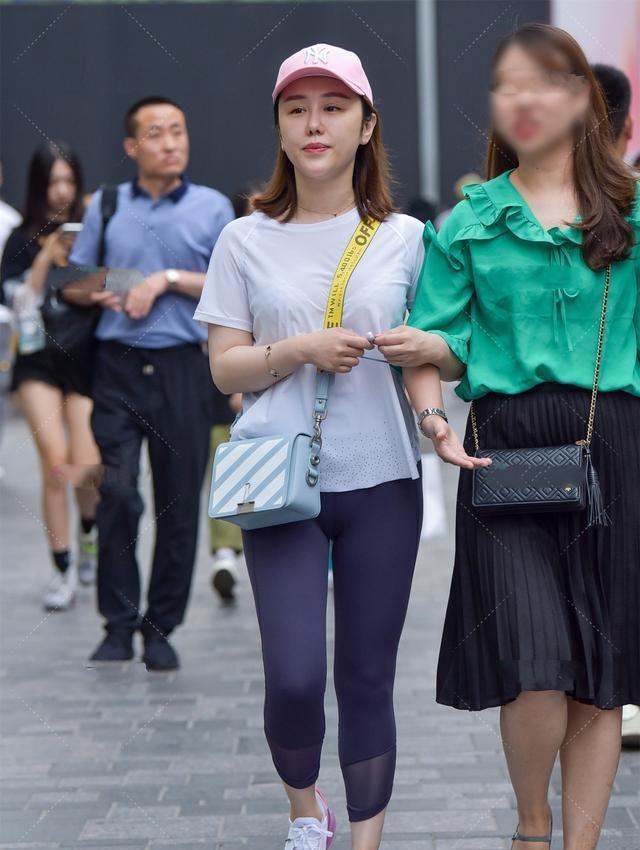 洋气精致的打底裤穿搭十分衬气质,气质鱼尾裤穿搭高级感