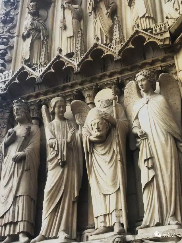 泉耕：教堂建筑金属章