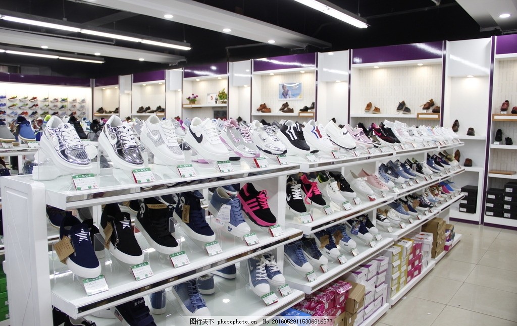 开个鞋店一个月赚个2000有意思吗,32岁小伙开鞋店利润高