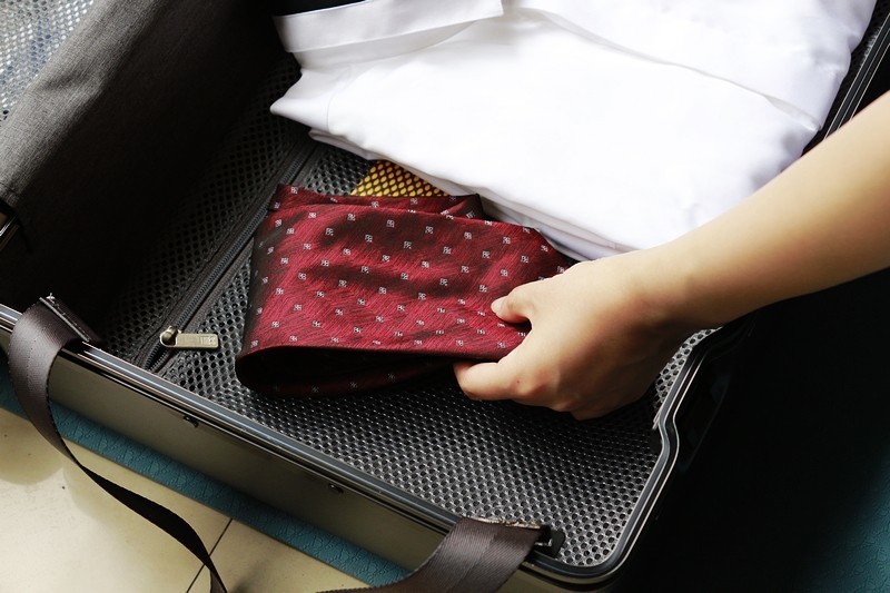 地平线8号行李箱20寸能装多少东西,地平线8号level820英寸行李箱