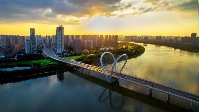 我与祖国共同奔跑视频,我与祖国共奔跑