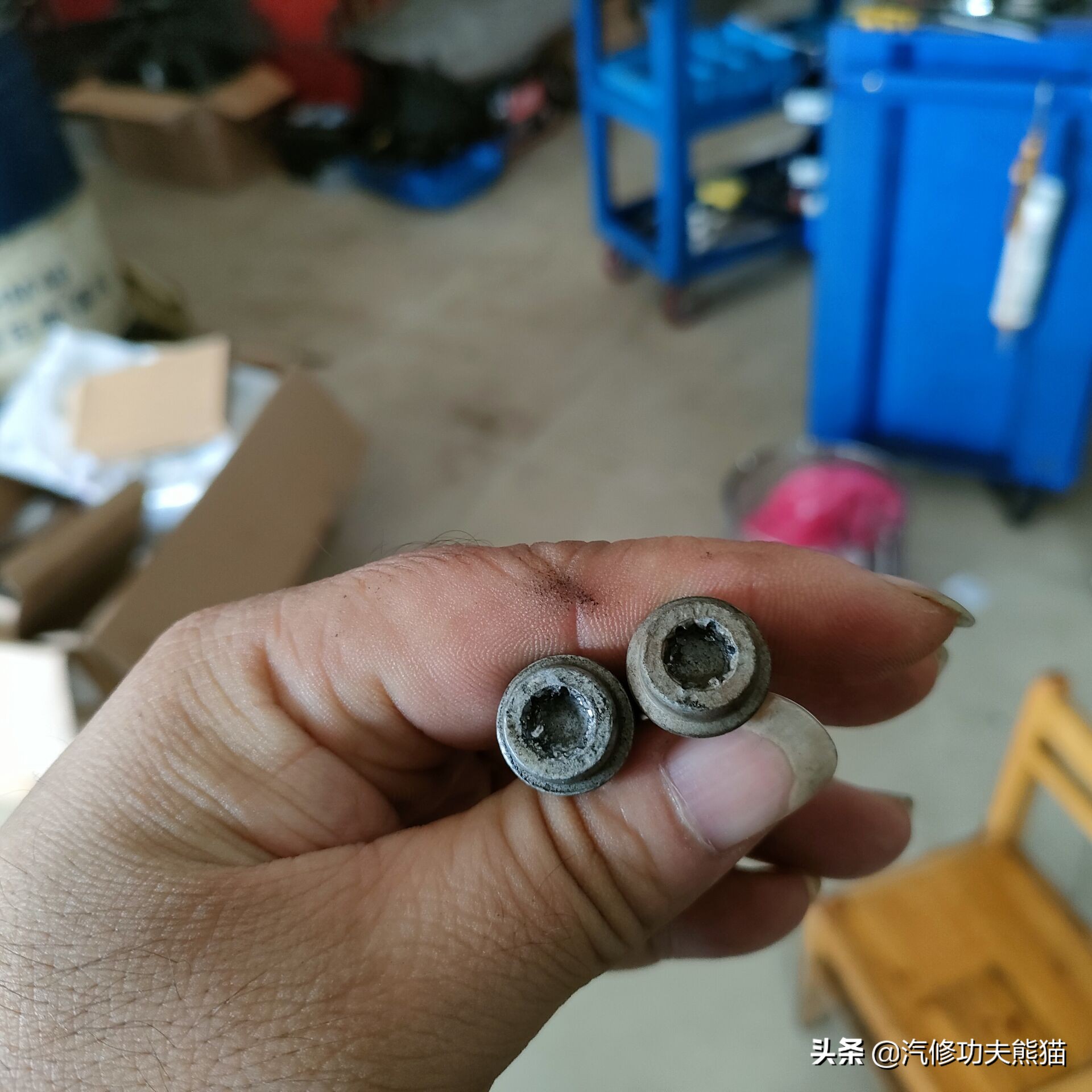 奥迪q5烧机油值不值得买,2015款奥迪q5舒适型烧机油