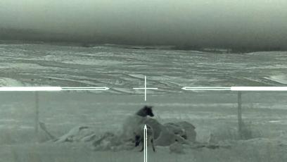 真正的狼灭：美国农场主一夜*击狙**45只郊狼，全套黑科技开挂了