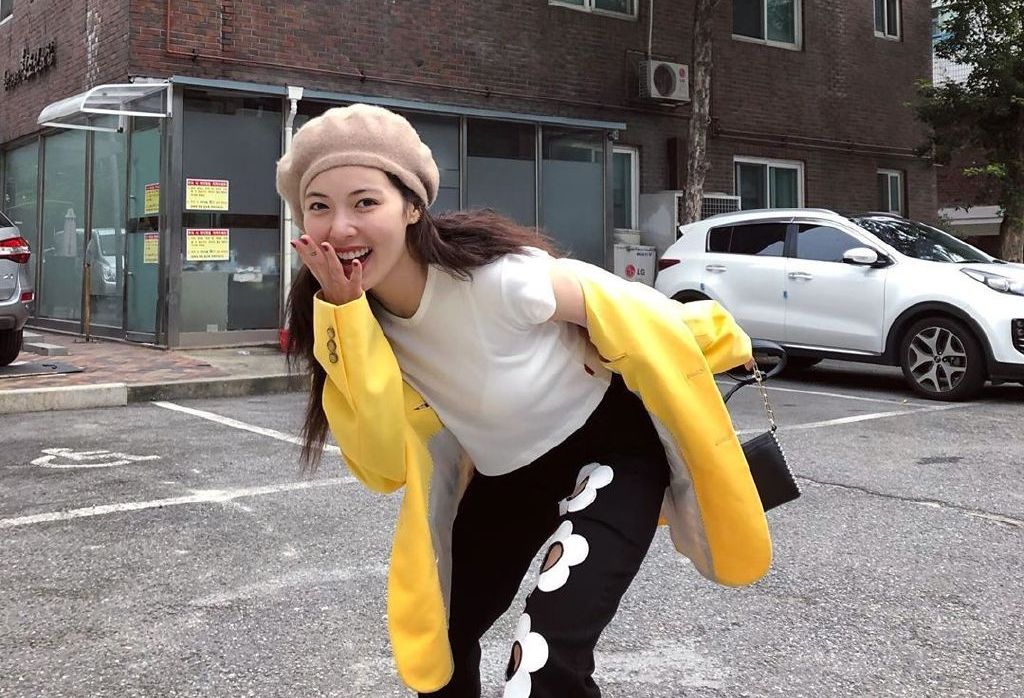 泫雅风破洞牛仔裤,泫雅破洞宽松九分直筒哈伦牛仔裤