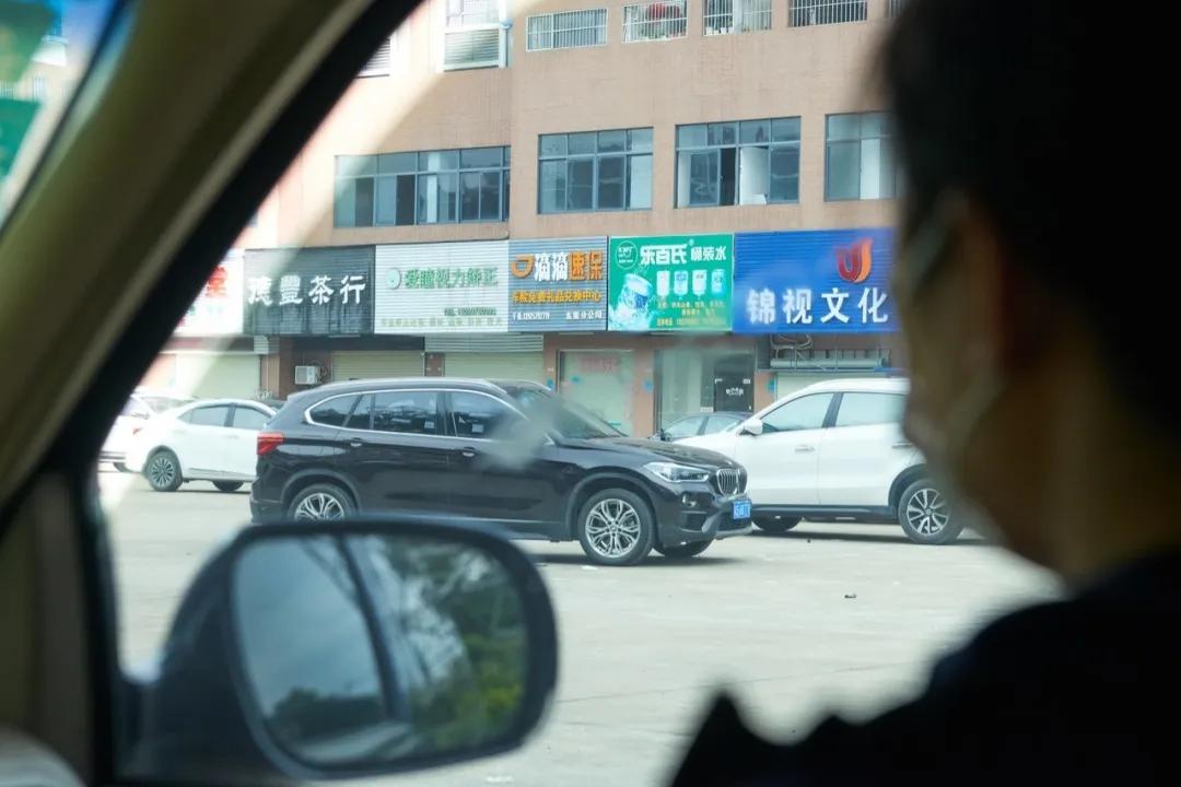 川沪两名七旬老伯写信举报牵出特大销售假冒名表案