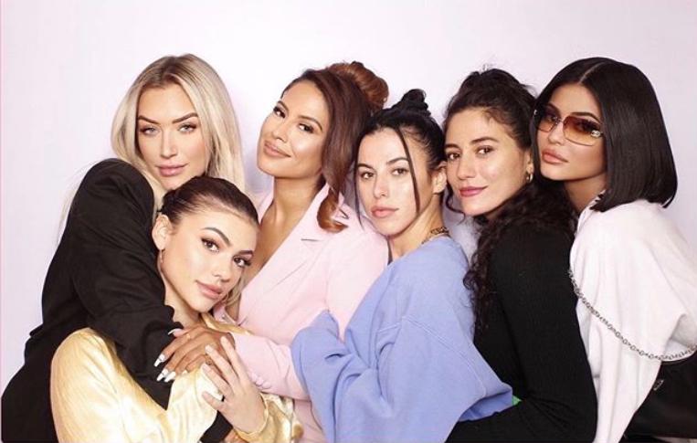 给卡戴珊当助理,卡戴珊助理帮忙整理