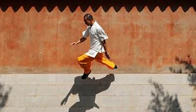 释理亮飞檐走壁轻功视频,释理亮轻功全部视频