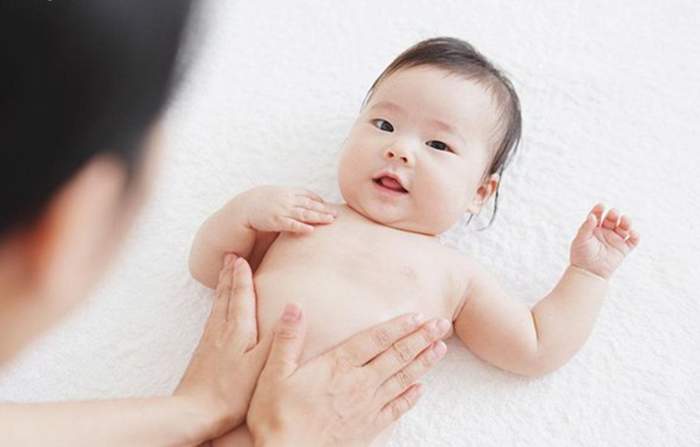 新生宝宝几天没有排便算便秘,满月宝宝不是便秘就是拉肚子