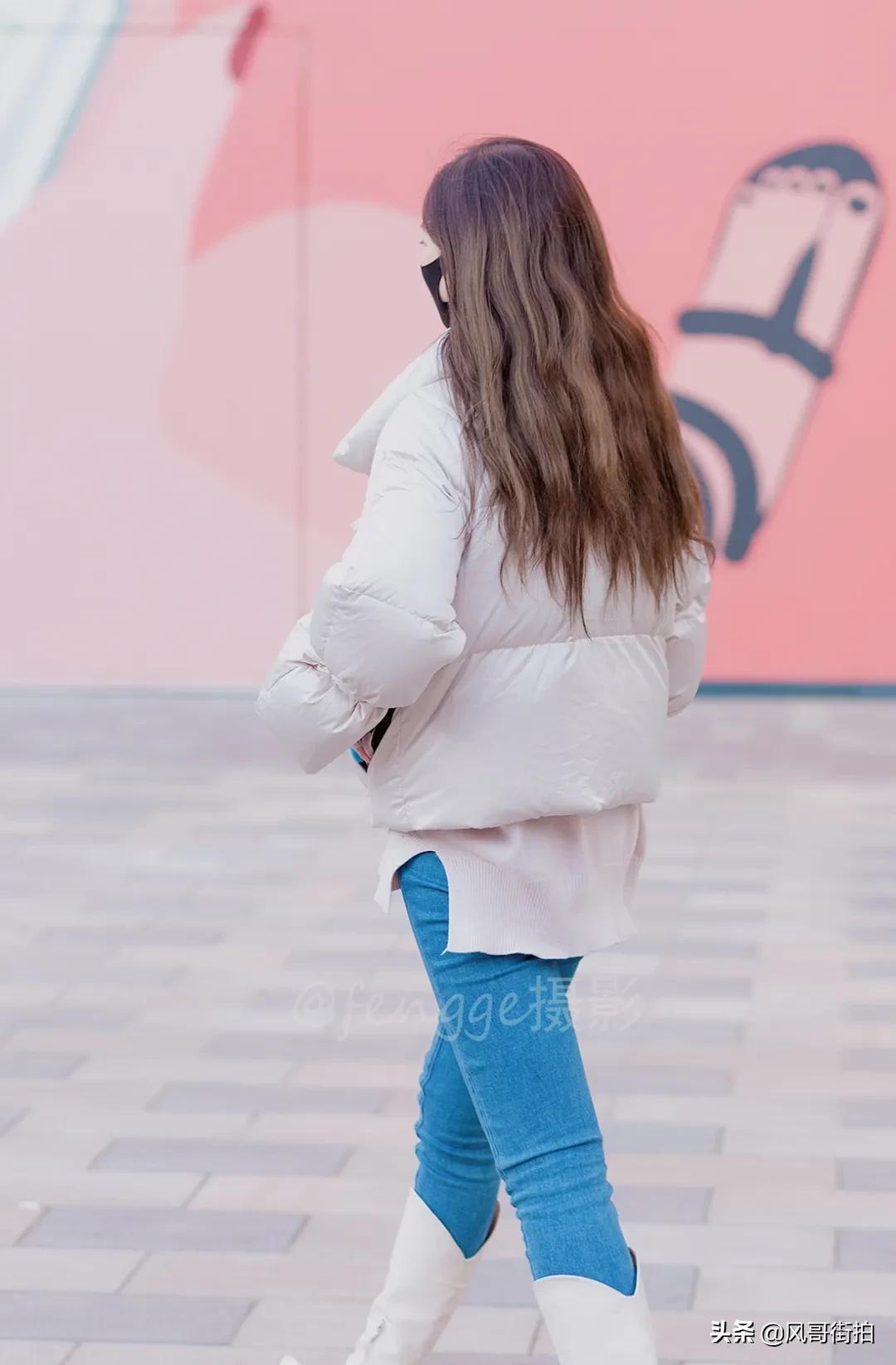 街拍三里屯空姐,国航空姐在三里屯走秀