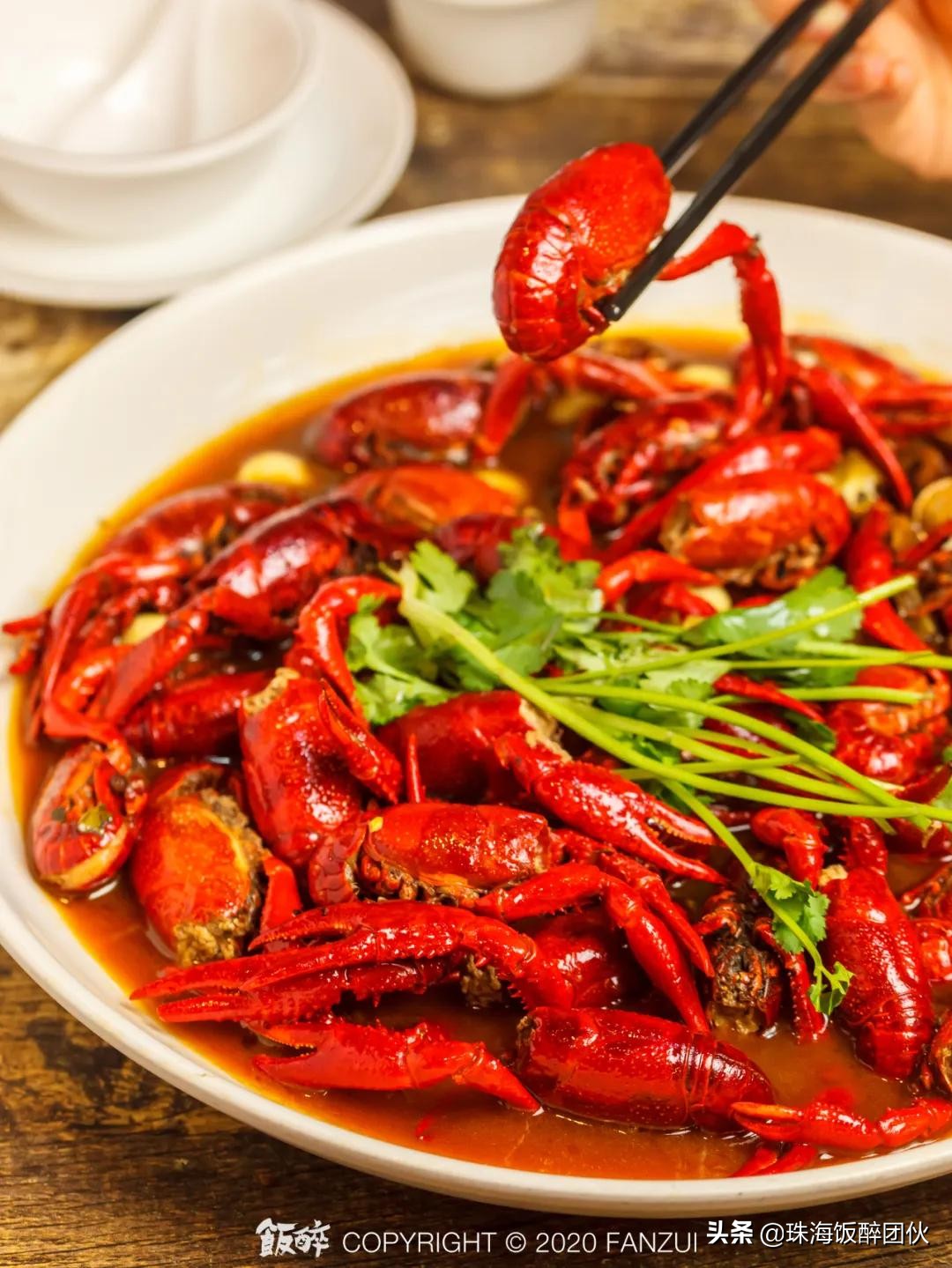 *男猛**深夜在线烧烤！柠溪这间3年串串界老店，变了…