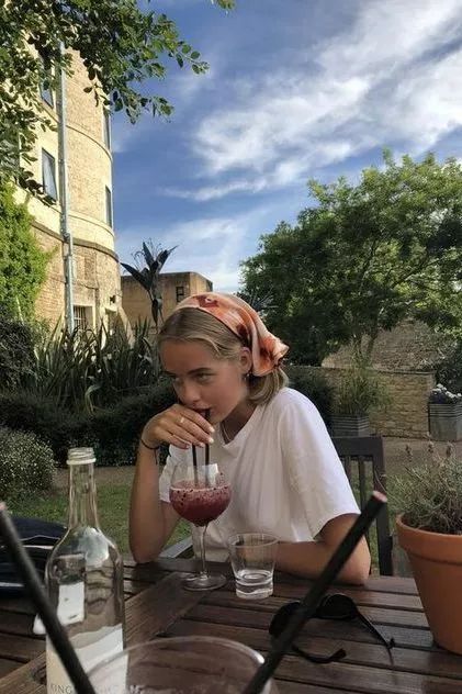 为什么好看的人穿什么都好看,为什么好看的人容易受人欢迎