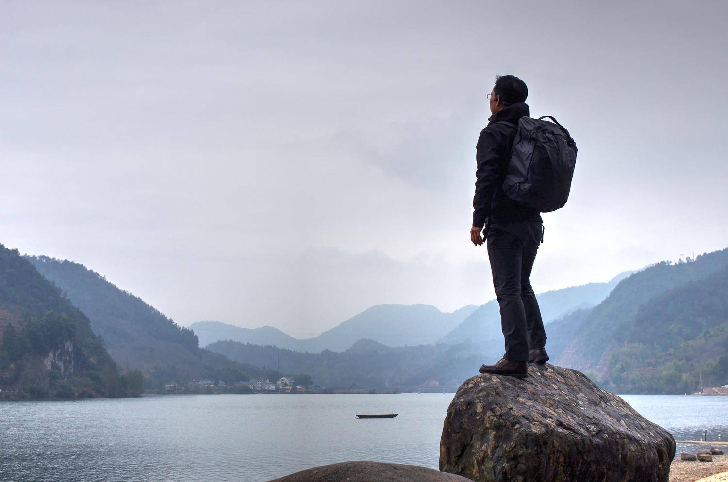 deuter多特背包好不好,多特deuter双肩包