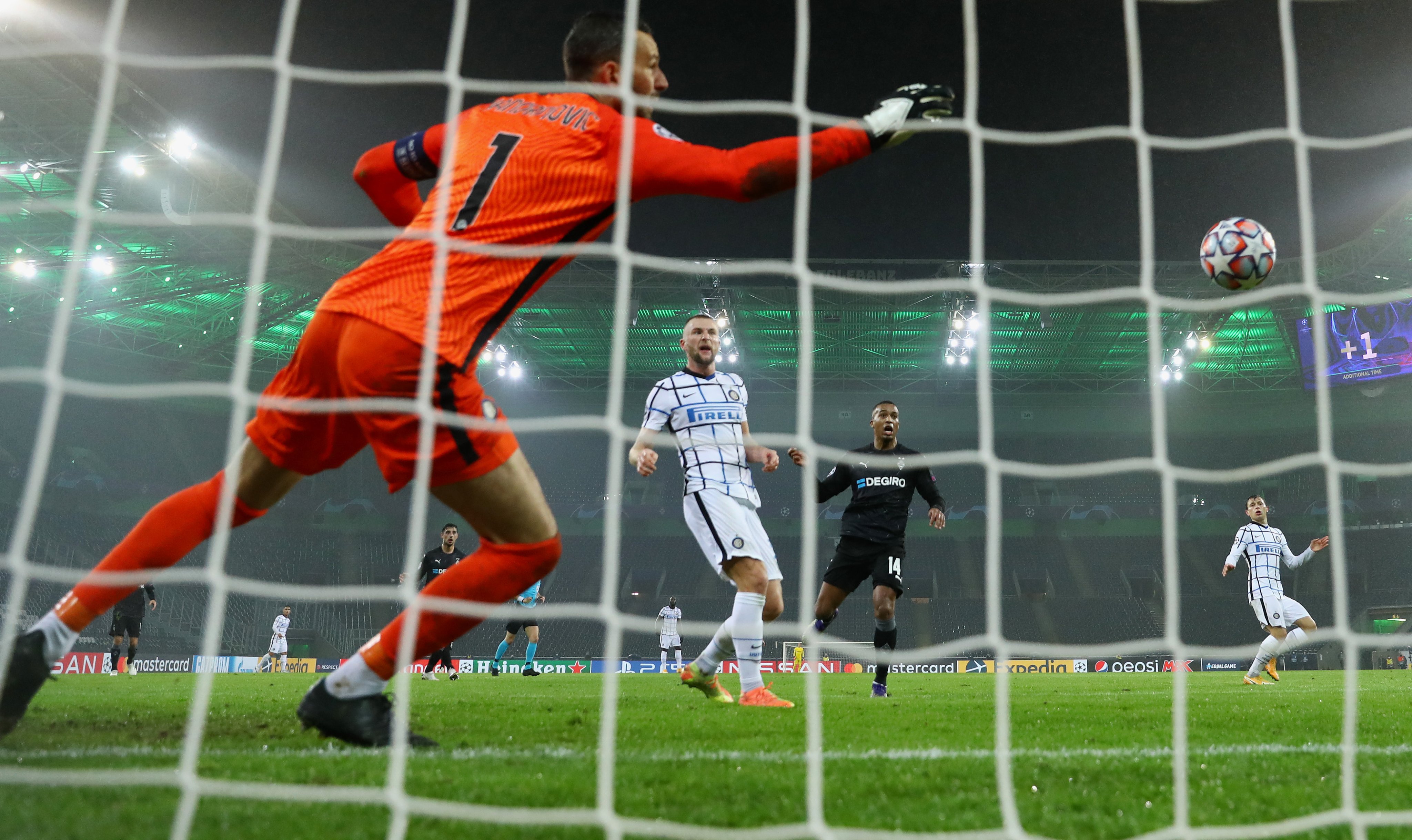 国米vs皇马2-0裁判,欧冠绝杀国米