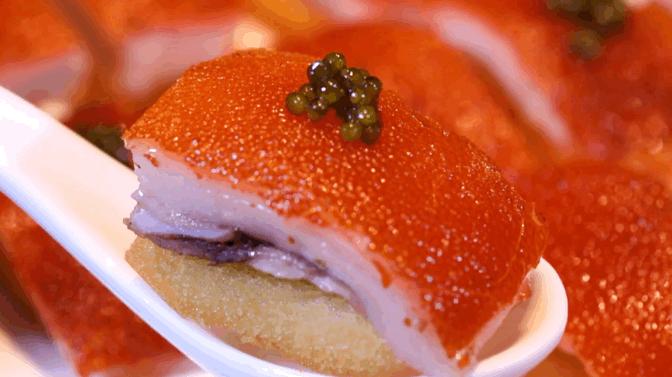 清蒸鲟龙鱼鱼子酱,三大美食鲟鱼鱼子酱