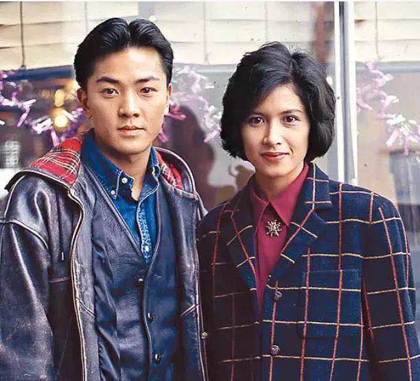 与郑伊健相恋3年,47岁嫁给郑伊健的女人