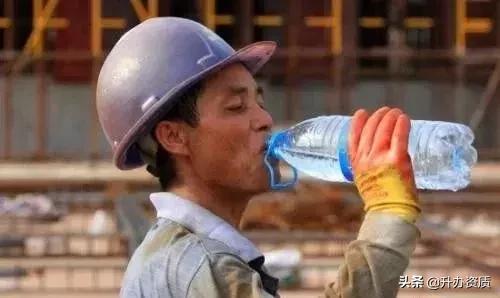 施工单位为什么拖着不办决算,施工方以拖欠工程款拒不施工收尾