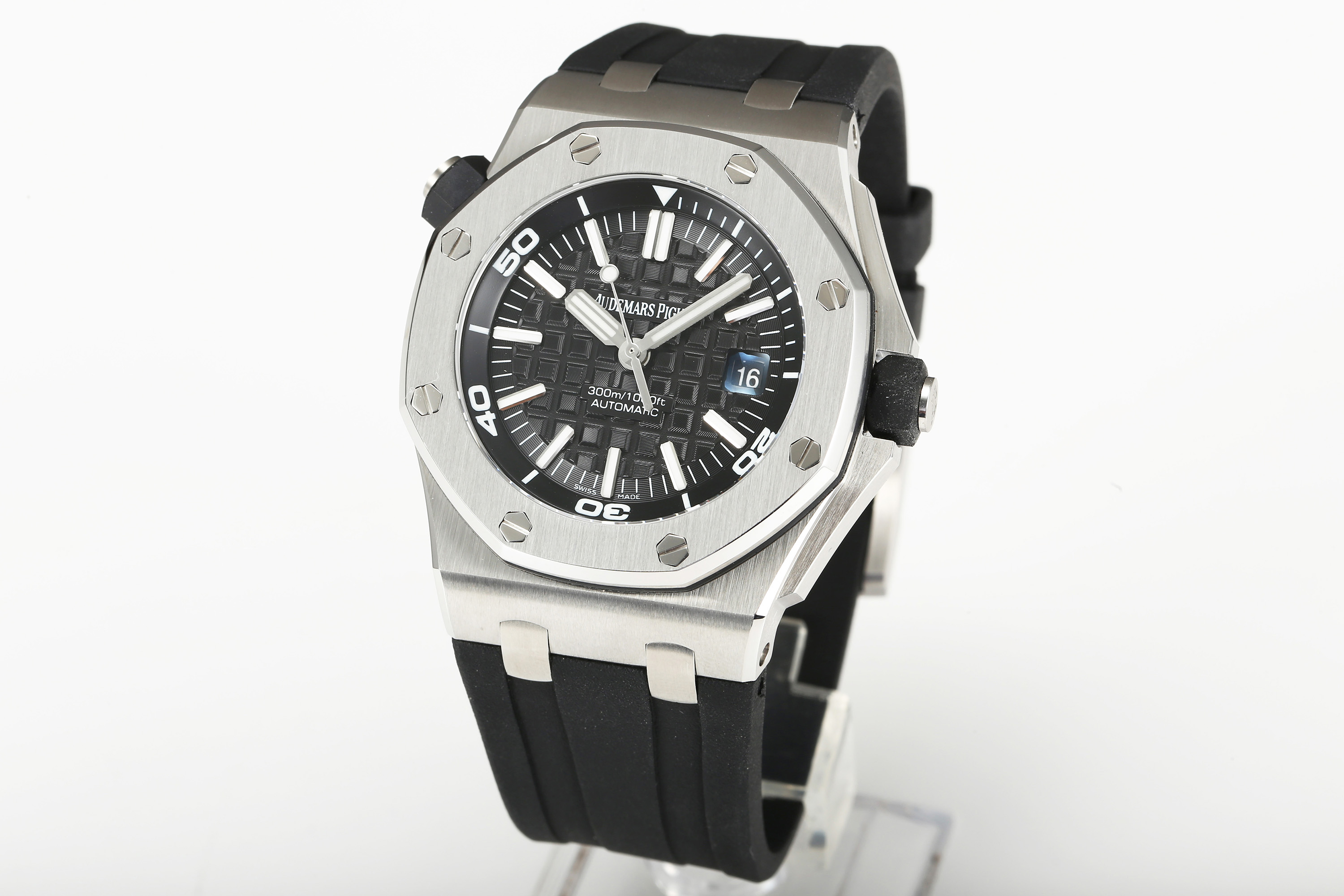 入门级运动潜水表推荐,爱彼皇家橡树15710和15703哪个好