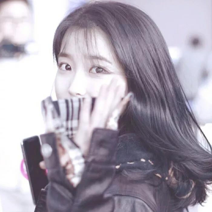 iu空灵电音dj版李知恩,iu李知恩穿蓝色短裤跳舞